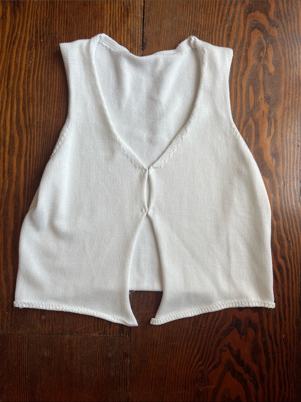 White Sleeveless Knit V-Neck 2 Eye-HookTop Size Small